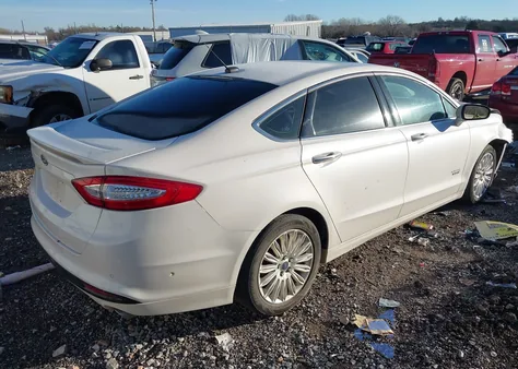 2014 Ford Fusion Energi Titanium из США, поврежденный, VIN 3FA6P0SU0ER357441